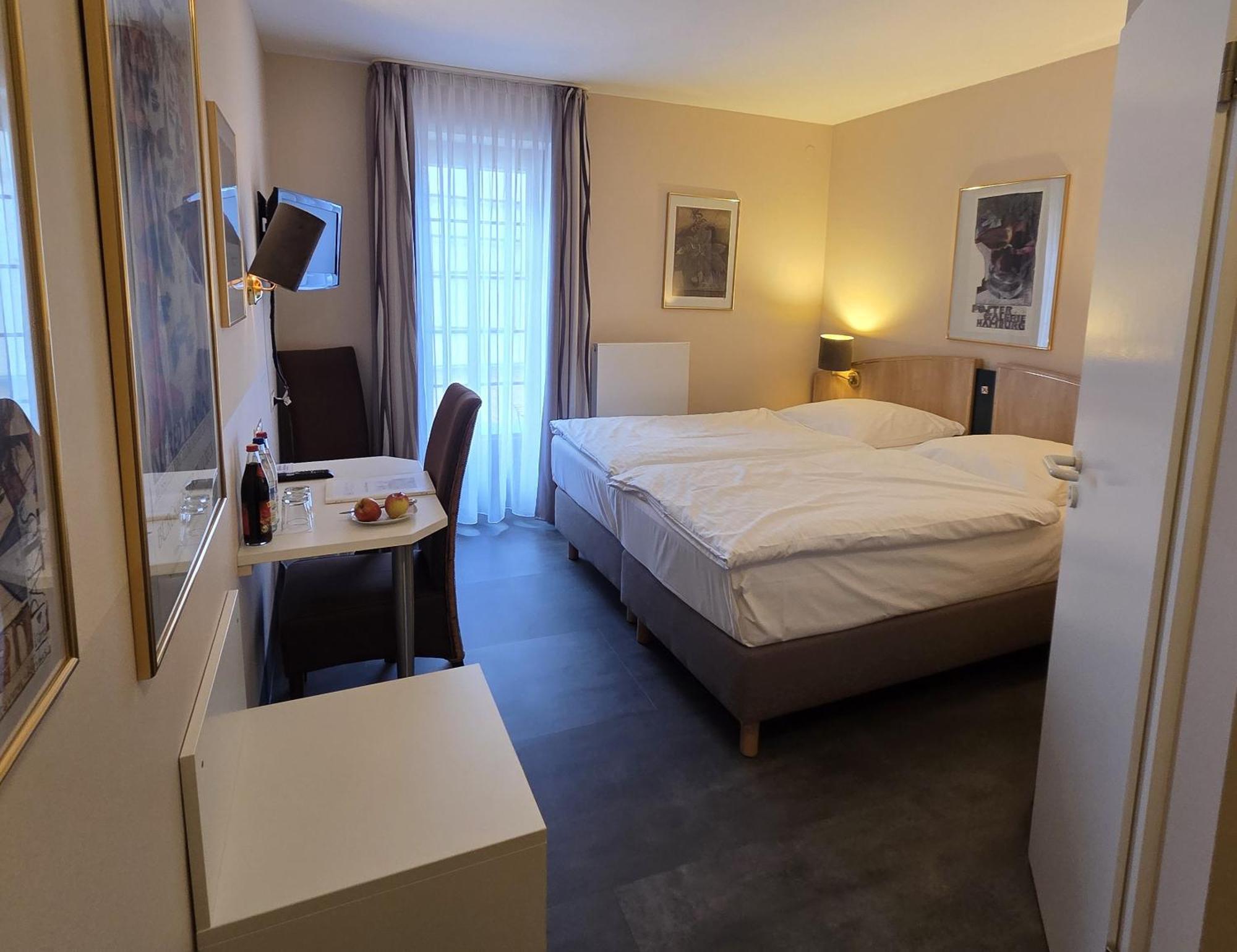 Hotel Garni Am Ellinger Tor 3*